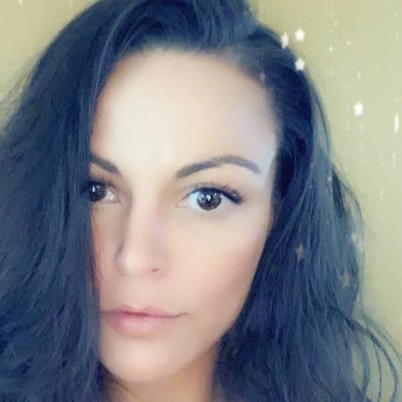 Meet your Posher, Alicia - Picture 1 of 1